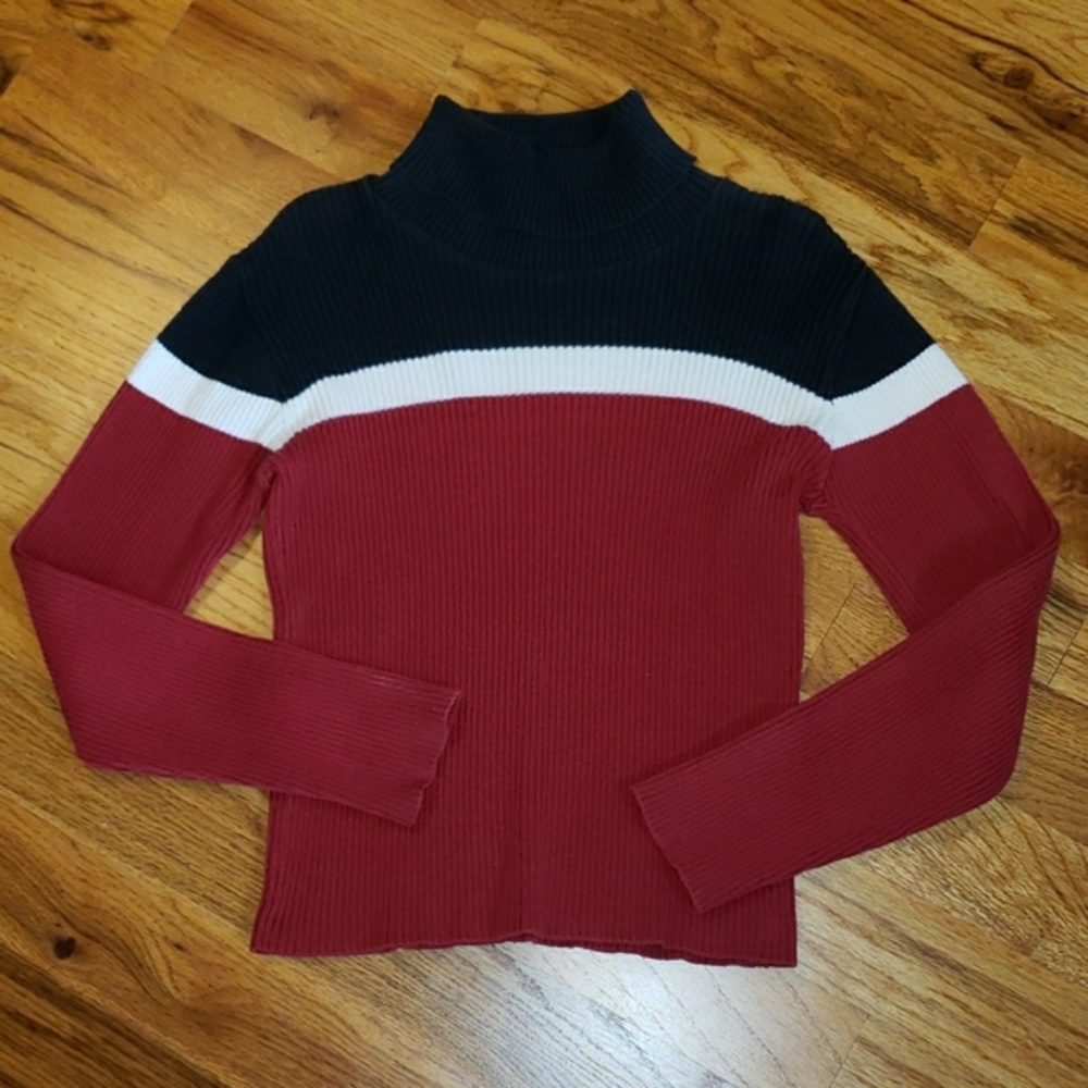 525 America Colorblock Turtleneck Sweater Size: M